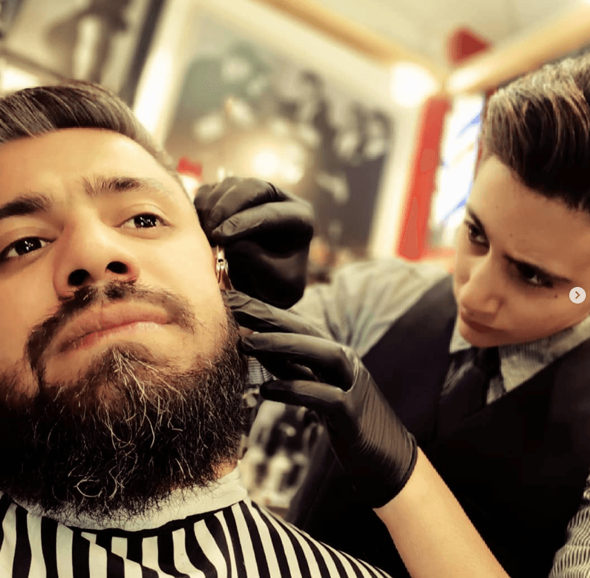 Corte y Perfilado de Barba a Navaja