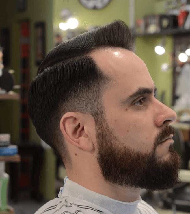 Corte y Afeitado con Navaja y Toalla